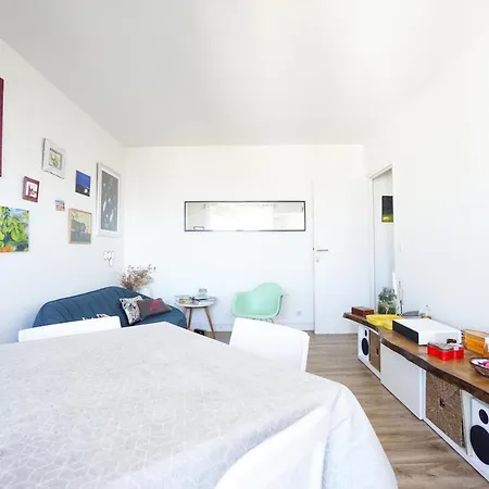 Nice Bright Apt In The 15Th Near Paris Expo アパート パリ